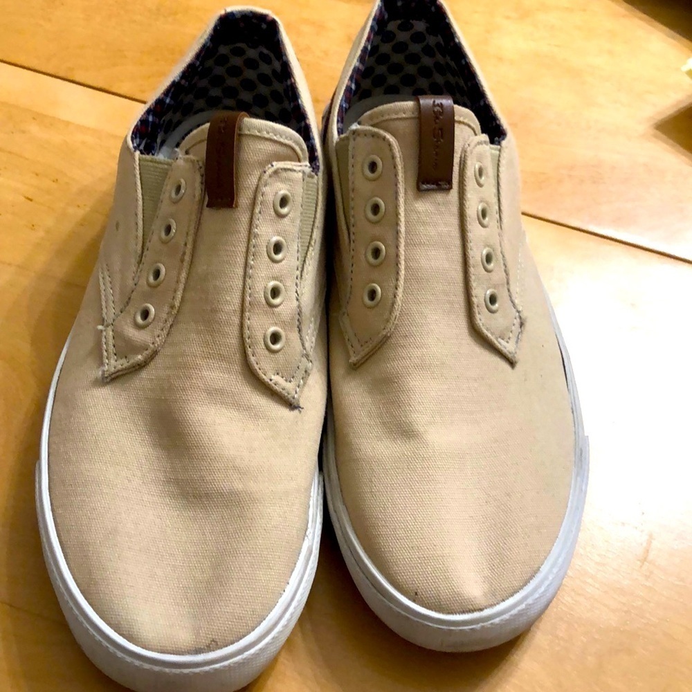 Ben Sherman Percy men’s laceless canvas sneaker.  Size 9